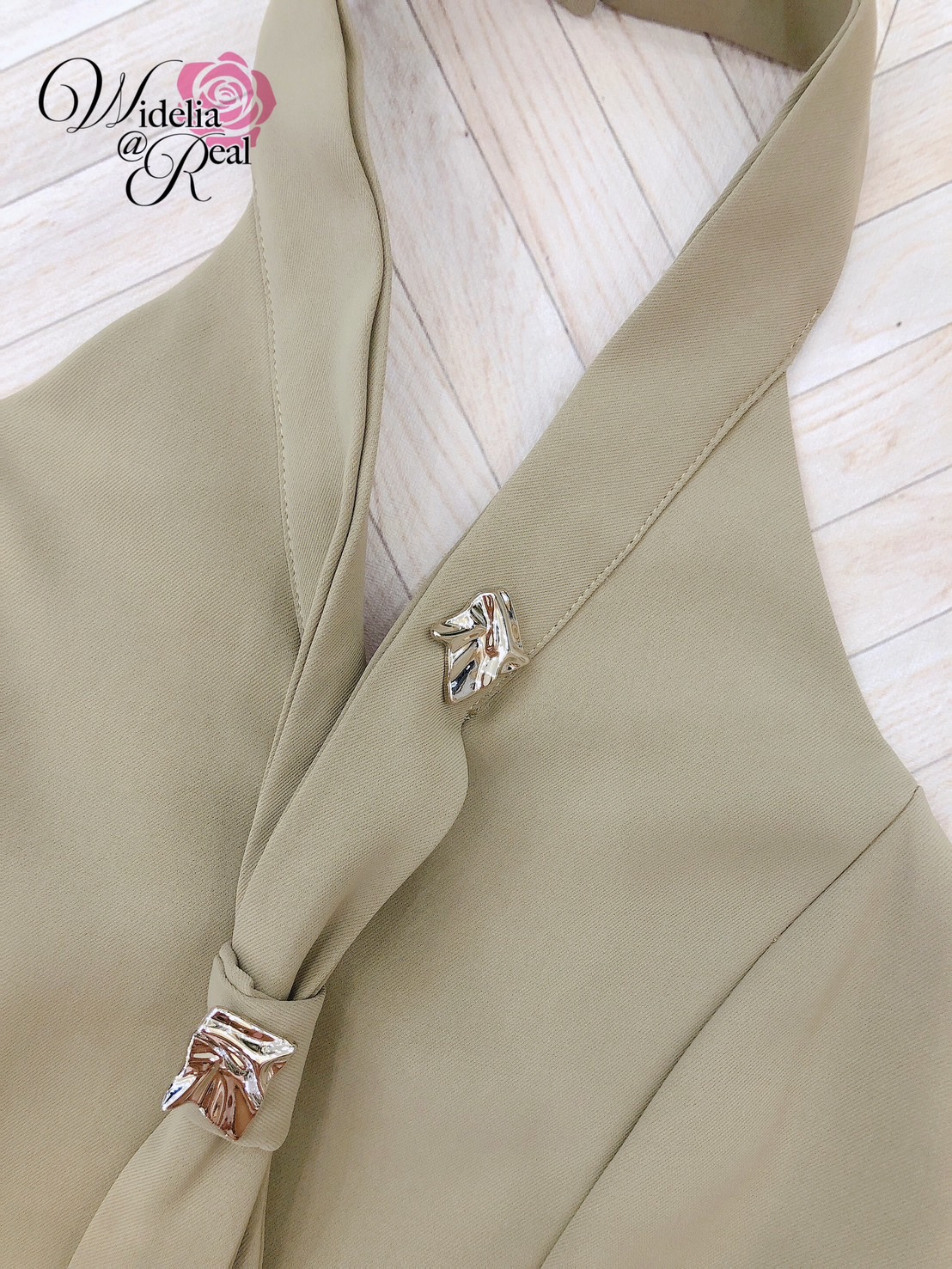 Korea Maxi dress แม็กซี่เดรส คอเน็คไท แต่งอะไหล่เงิน