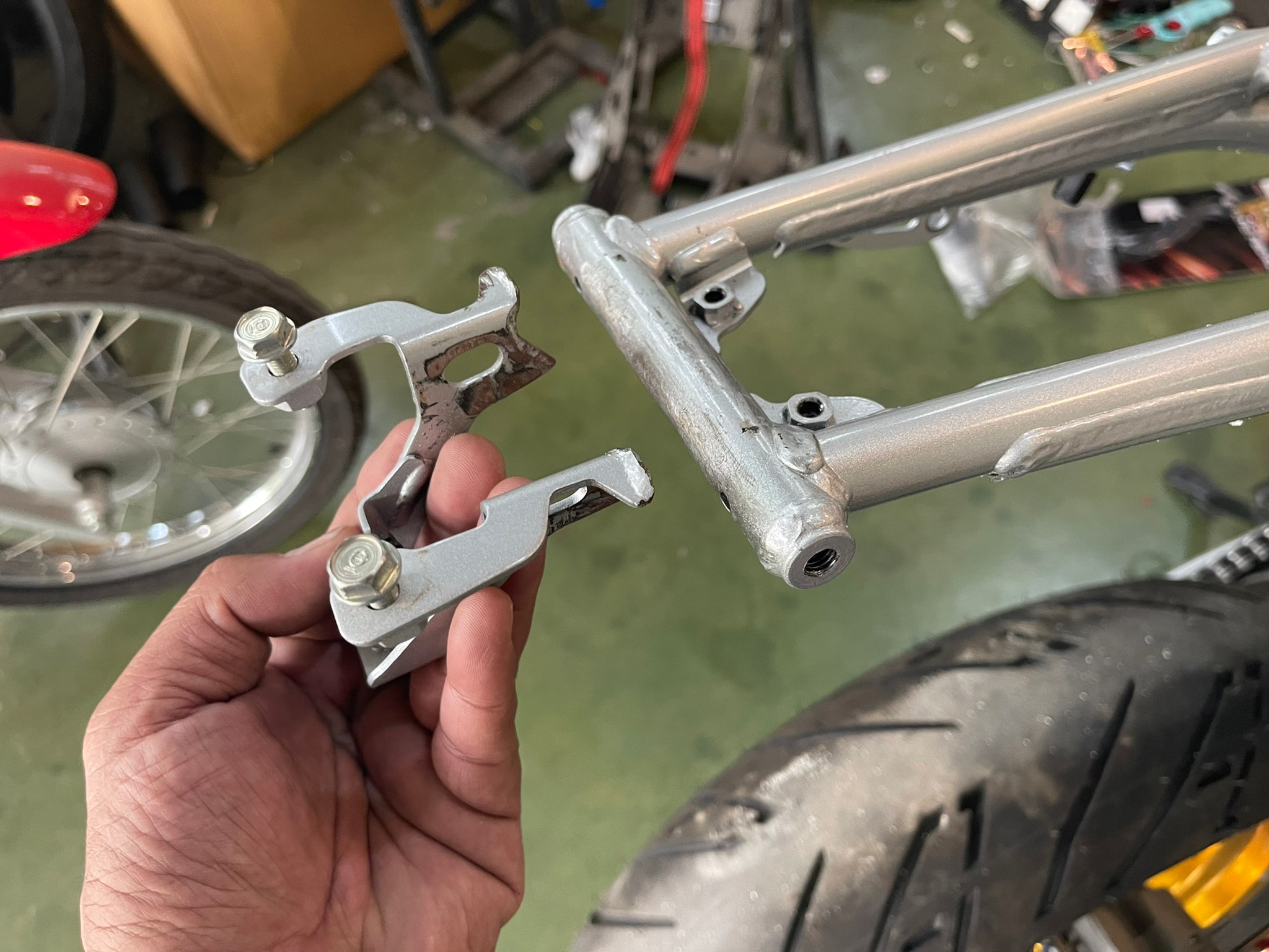 ชุดเซ็ทแผ่นปิดท้าย CRF300L MOTOZAAA พัอมท้ายสั้น Under Tray Tail CRF300L combo set 3900฿