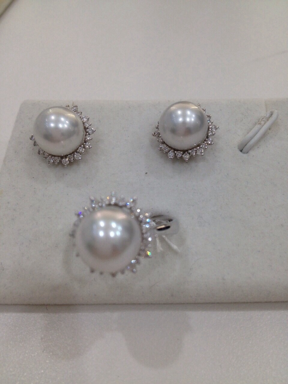 เซ็ตไข่มุก south sea 10.5-11 มิล ตัวเรือน 18k สีขาว เพชรแท้ น้ำ 97 เกรด AAA