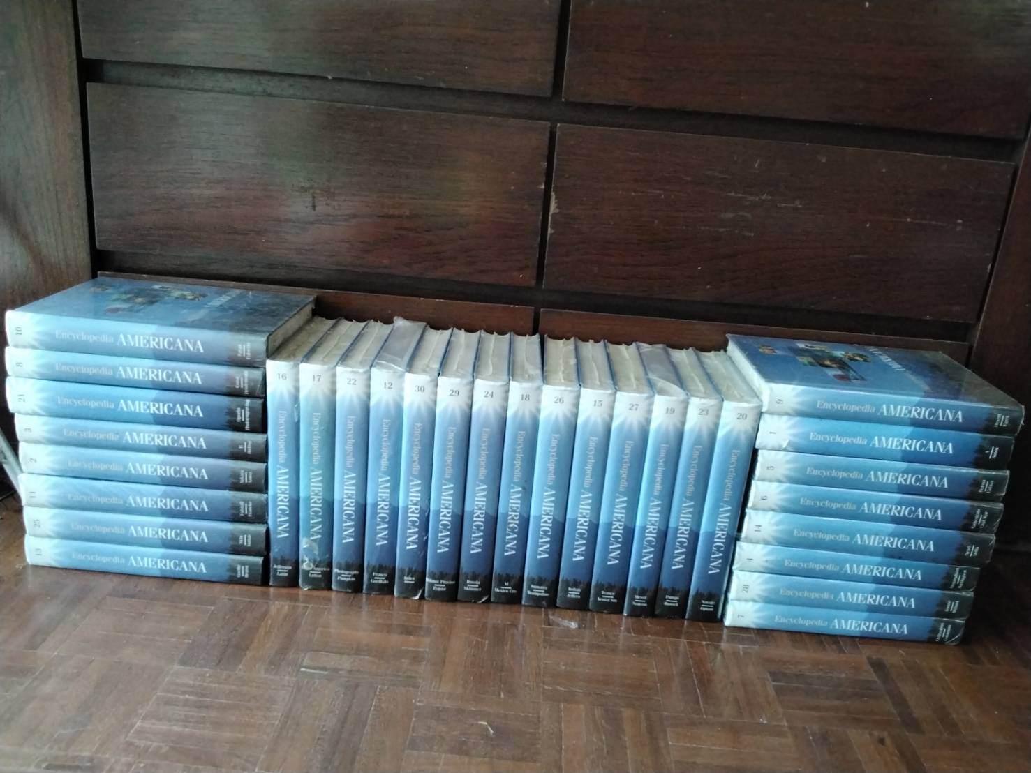 Encyclopedia Americana ( 1 ชุด 30 เล่ม)