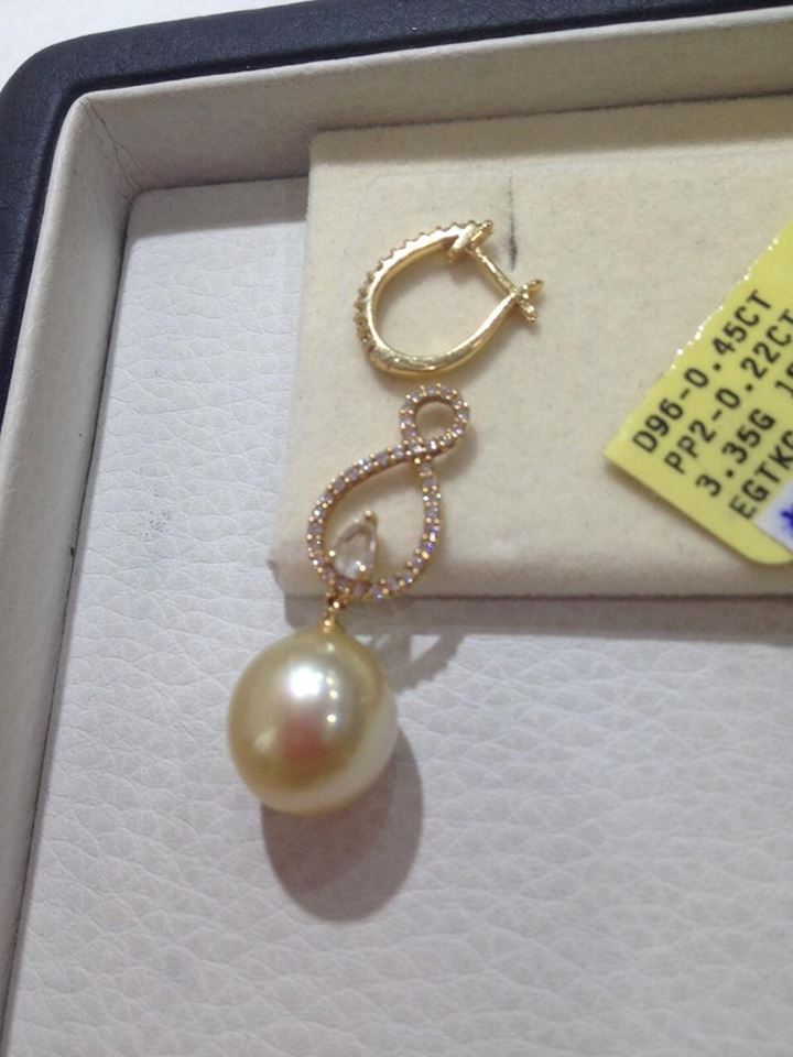 ต่างหูไข่มุก south sea 10.5-11 มิล สีทอง ตัวเรือน 18k เพชรแท้ น้ำ 97-98 เกรด AAA