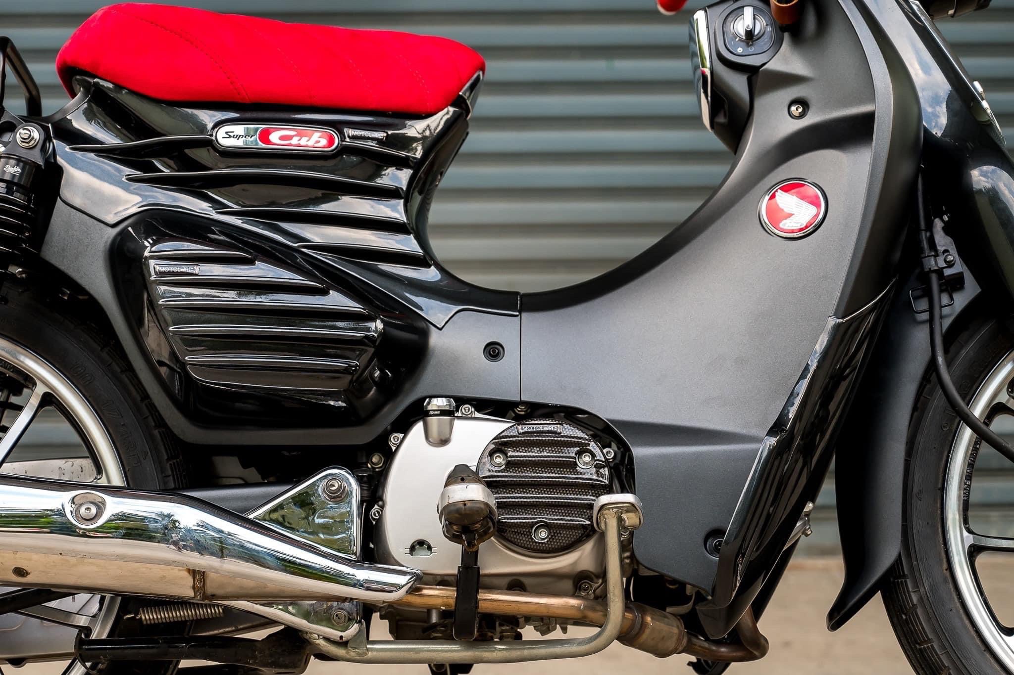 ครอบข้างใต้เบาะ C125 MotolordD Under cover seat side fairing C125 ราคา2650฿