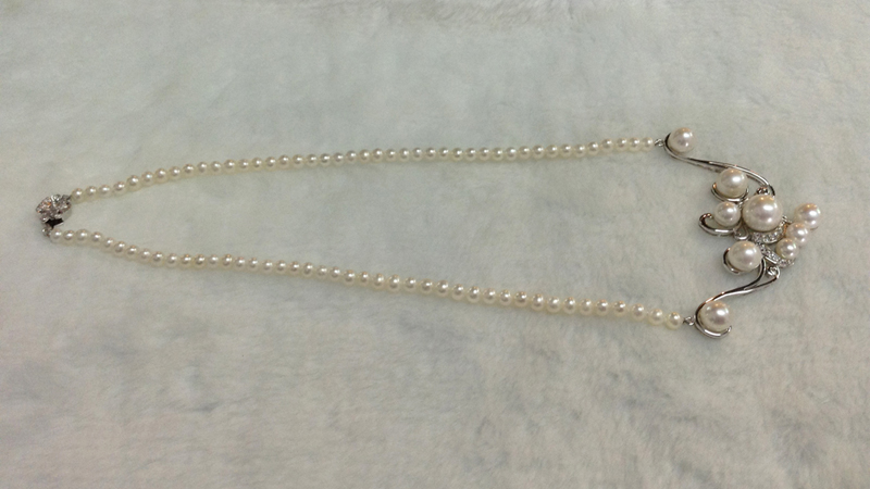 สร้อยคอไข่มุกแท้ร้อยกับจี้ ดีไซเก๋