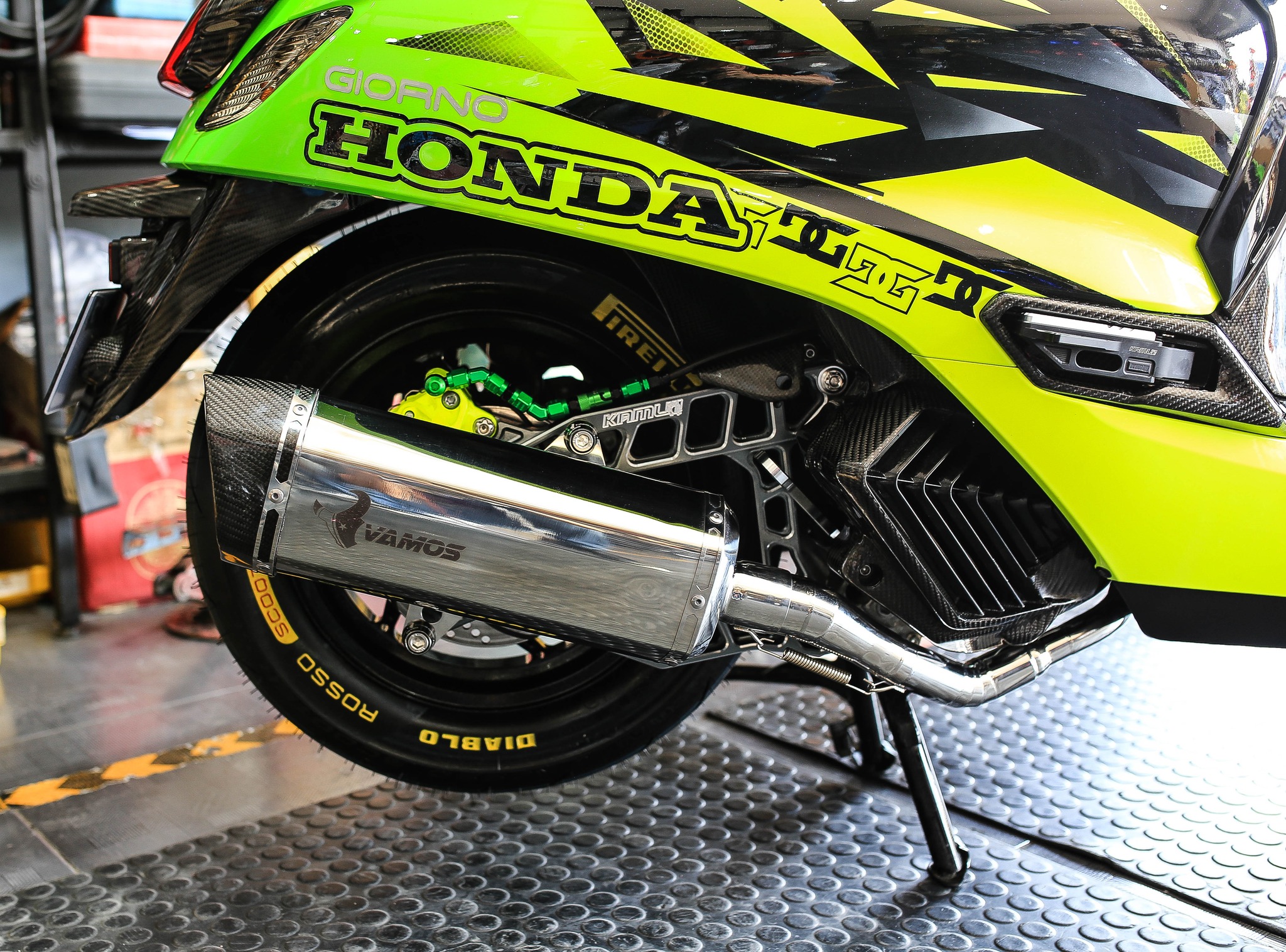 ท่อ Vamos Giorno+ ปลายคาบอนแท้ ตรงรุ่น ท่อมี มอก ปลายคาบอน 2 รู