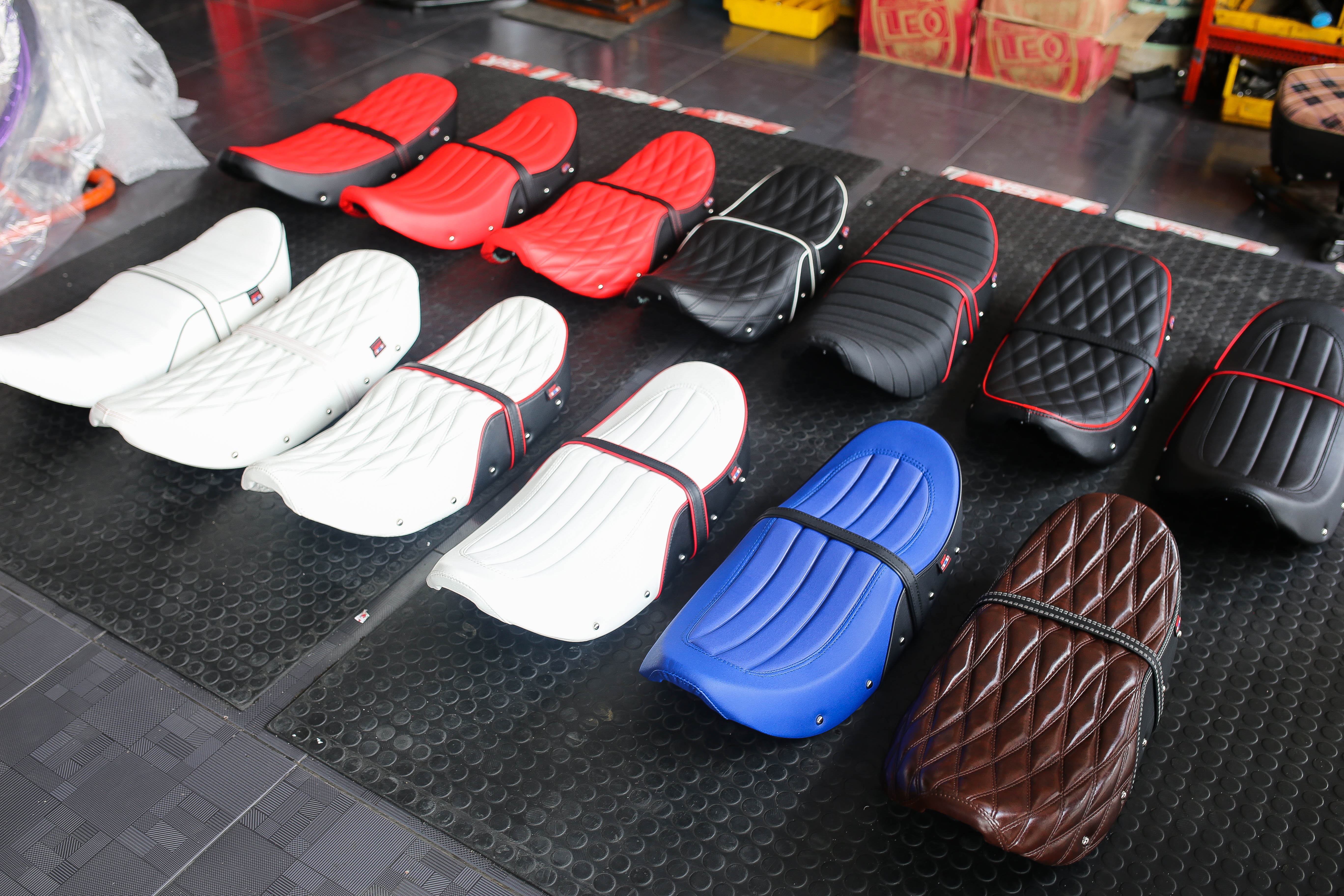 สินค้าใหม่ เบาะ DAX125 หน่อยวัดด่าน มี5สี13ลาย โครงเทียม สวยเข้ารูป