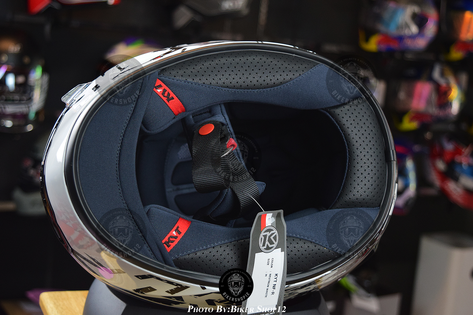 หมวกกันน็อค KYT สีดำด้าน (มีแว่น พับซ่อนได้)