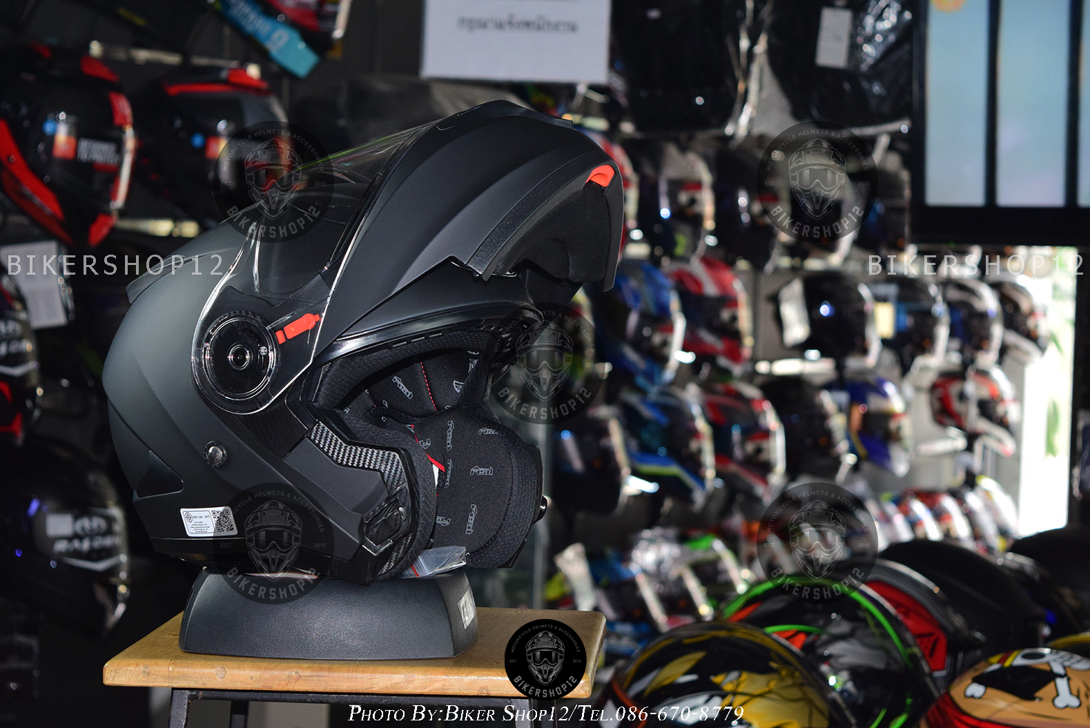 หมวกกันน็อคReal รุ่น StormForce สี ดำด้าน