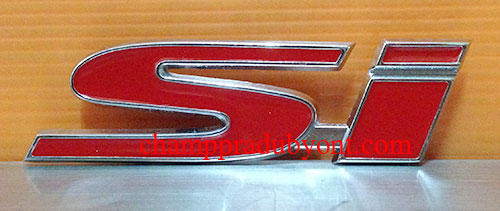โลโก้ติดหน้ากระจังลาย SI HONDA CIVIC 01-05