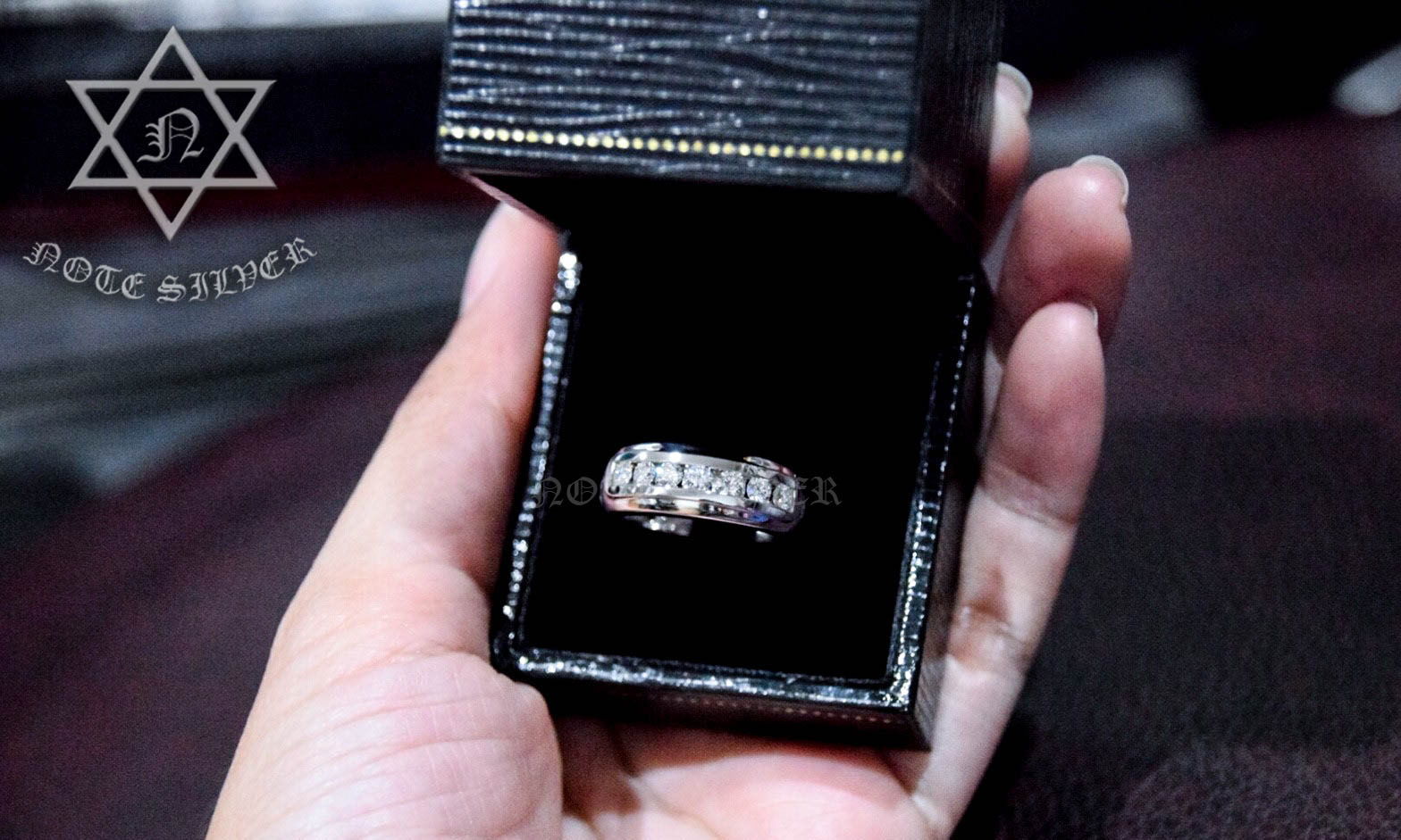 แหวนทองคำขาวแท้ White Gold 18 K เพชรแท้เรียง 7 เม็ด NSGD1754