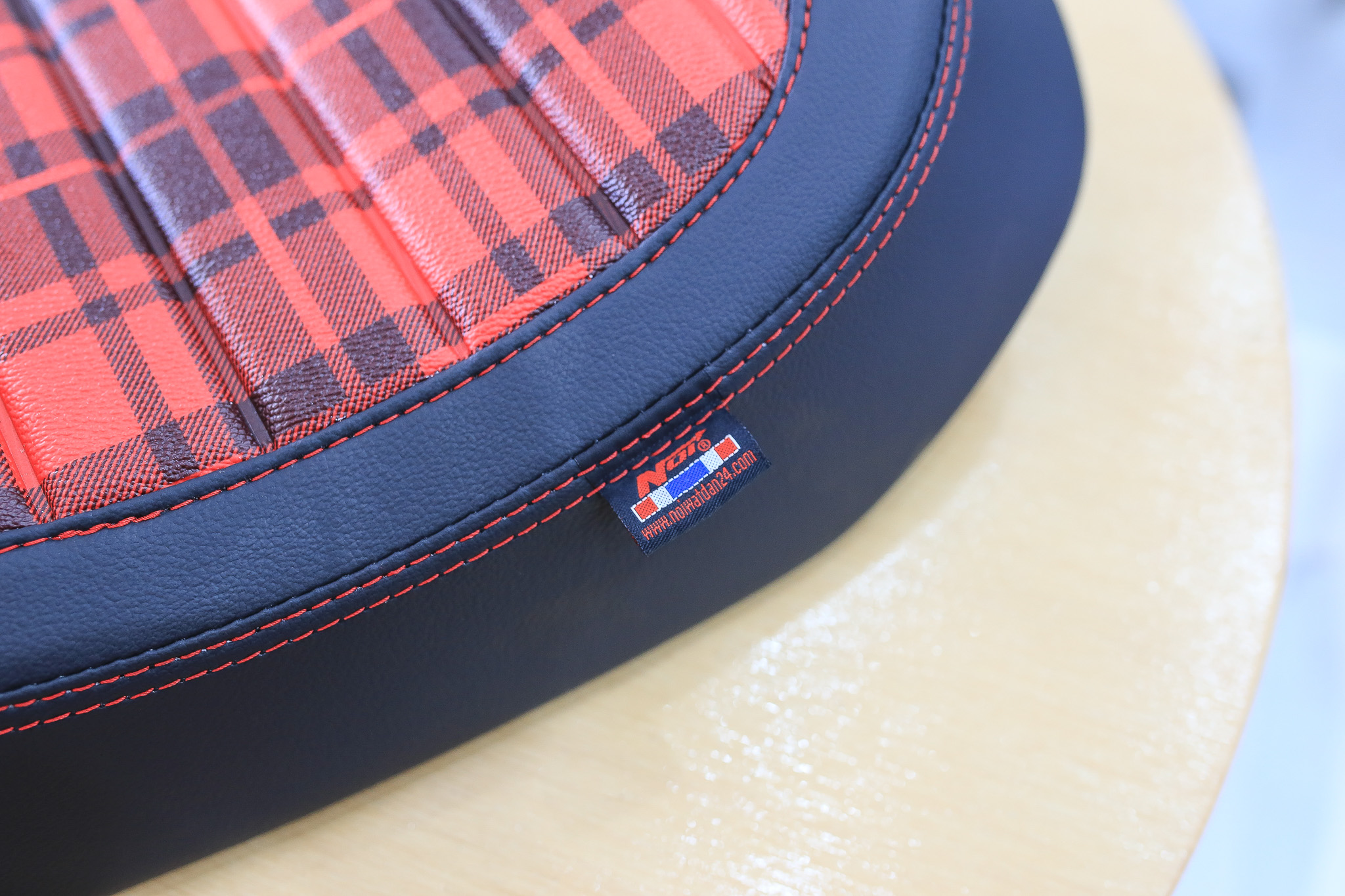 เบาะ HONDA MONKEY 125 หน่อยวัดด่าน ลายสก็อตแดง ราคา2500