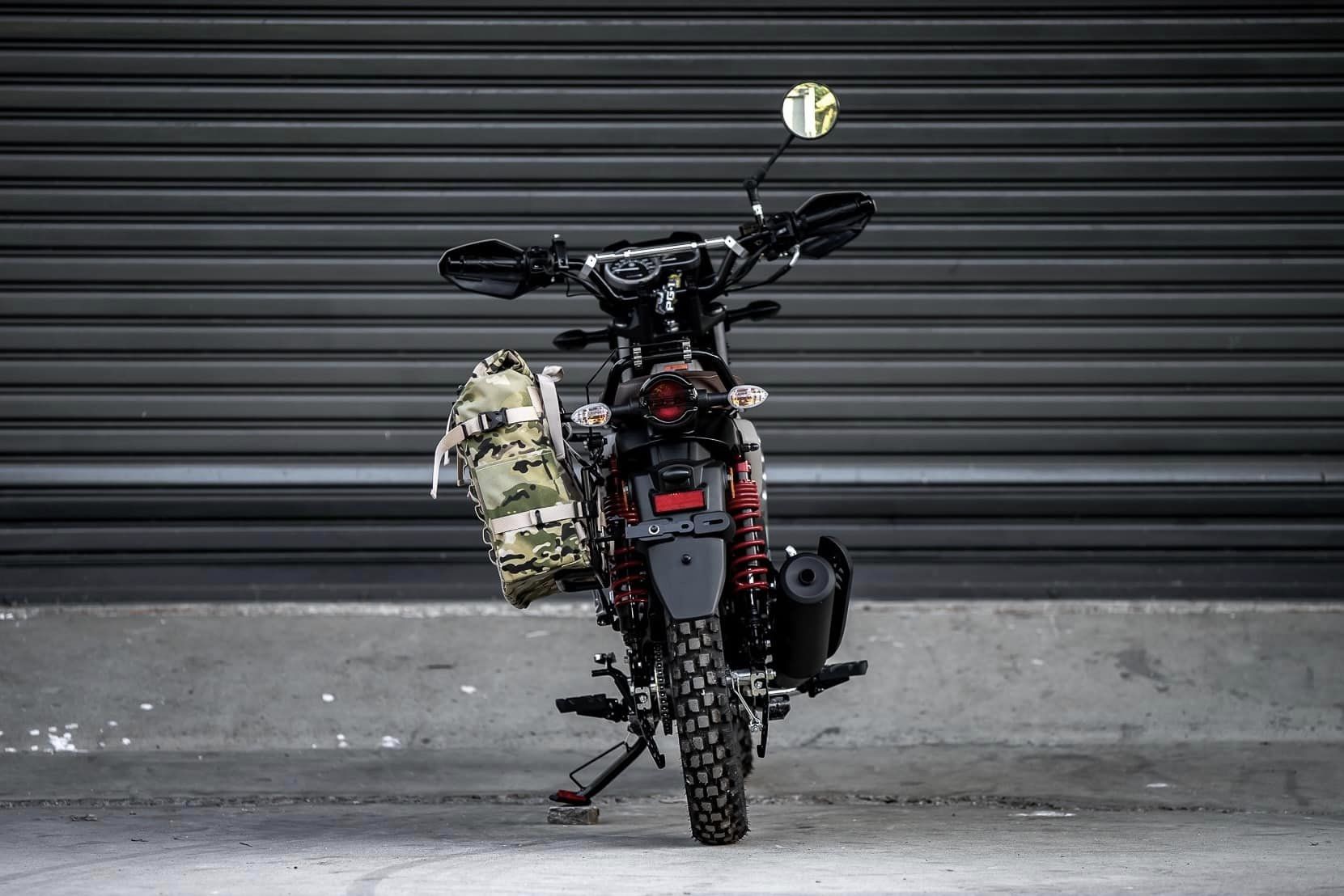 PG-1 1.) ครอบไฟหน้า Headlight cover. 1,590฿ 2.) ครอบไฟเบรค Rear brake light cover. 1,290฿ 3.) ชิวหน้า V1 Headbrand Windshield V1 1,590฿ 4.) กาบ อกบังหัวฉีด Side fairing cover. 1990฿ 5.) กันลาย V1 Mid frame protector. 1990฿ 6.) ชุดบังโคลนหน้าScrambler Full