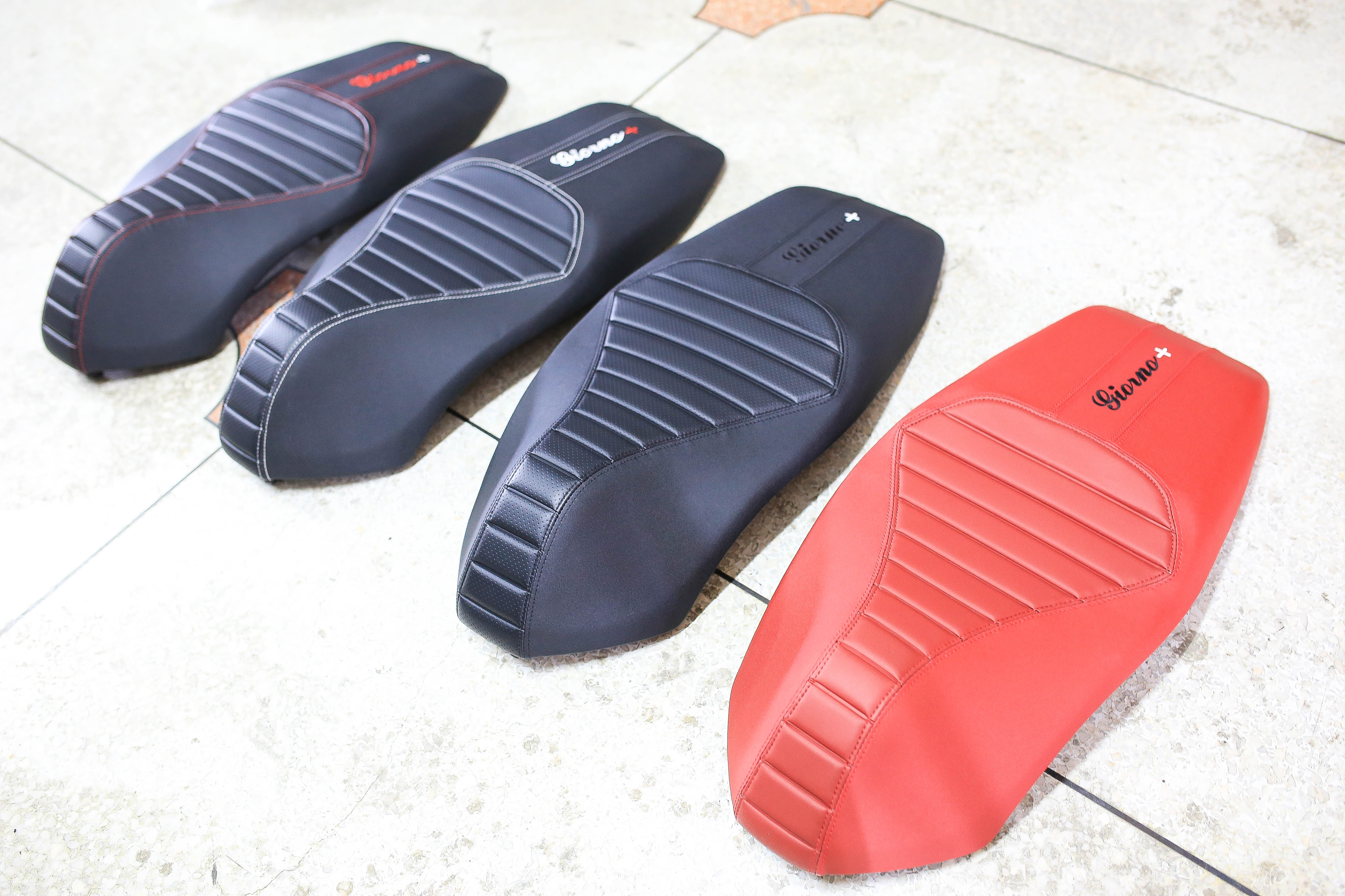 เบาะ Honda Giorno+ โครงเทียม หน่อยวัดด่าน มี 3 สีให้เลือก ดำด้ายแดง ดำด้ายดำ เบาะแดง