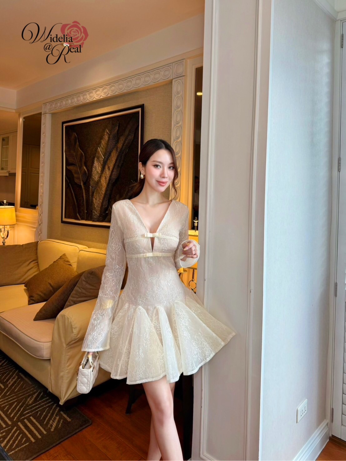 Korea Dress เดรสแขนยาว คอวี เย็บโบว์คู่ (ครีม)