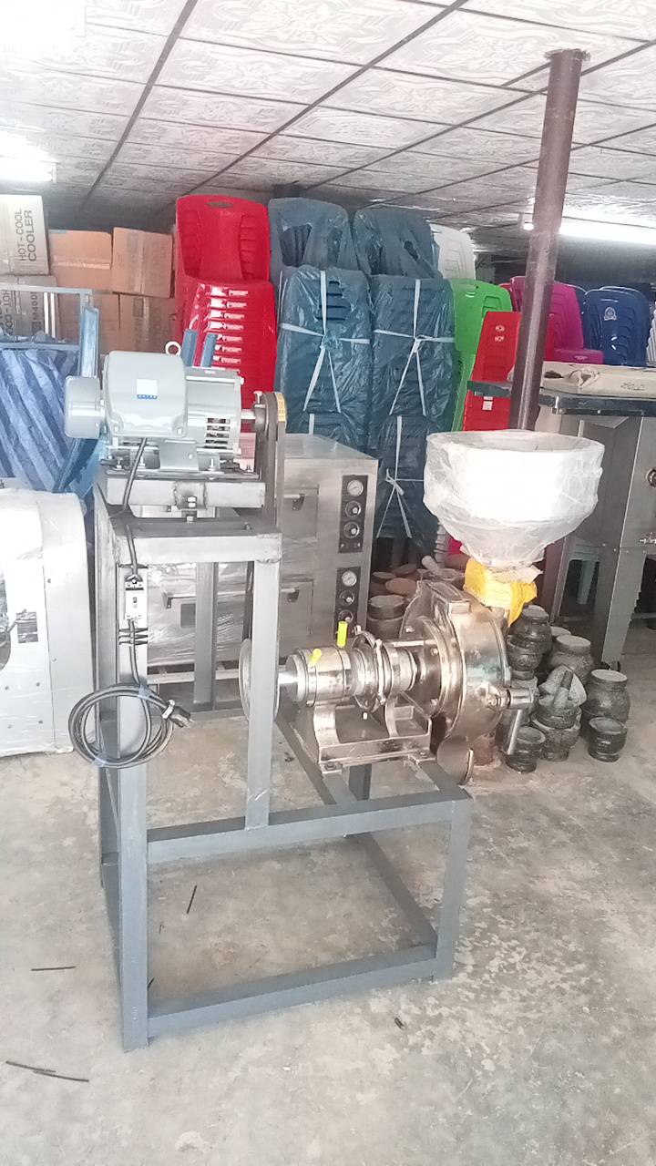 เครื่องโม่แป้ง CHH บดแป้ง เบอร์ 12 มอเตอร์ 3แรงม้า