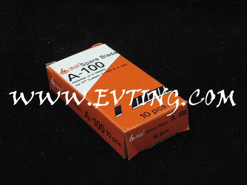 ใบมีดคัตเตอร์ A100 (SHARK)