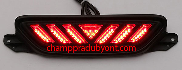 ไฟทับทิมกันชนท้าย TOYOTA C-HR 2018 แดง LED (อันกลาง)