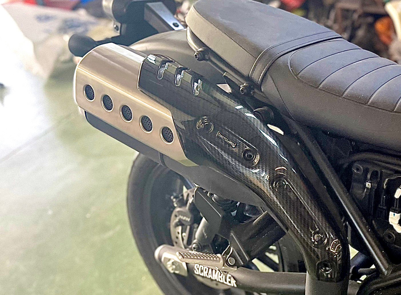 การ์ดกันร้อนท่อ Motolord Exhaust geat protector CL300 // CL500 -สีดำ 1650 -ลายเคฟล่า 1900