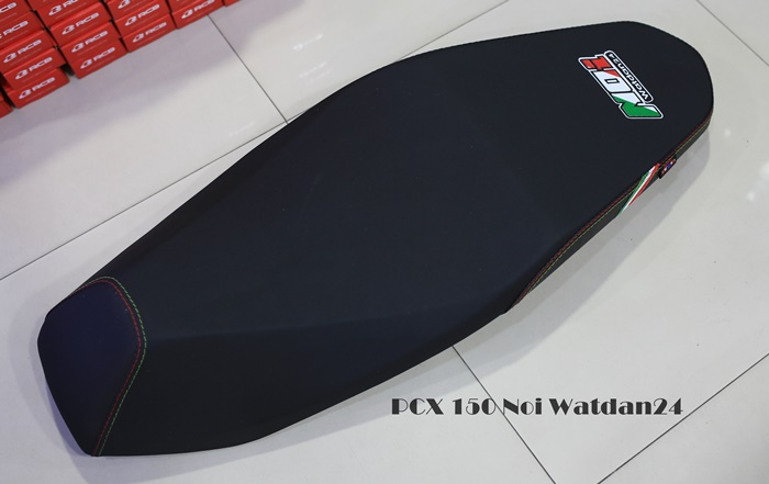 เบาะปาด PCX เบาะมอเตอร์ไซค์ ลายประเทศไทย ด้ายน้ำเงิน ของแต่ง PCX 150 Noi Watdan24
