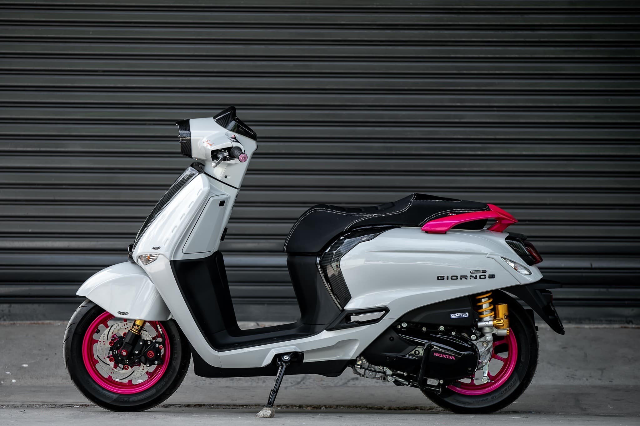 งาน แผ่นปิดข้างซ้าย-ขวา บังโคลนหน้าSide front fender cover 1700฿ ( งานสี ) 1950฿ ( ลายเคฟล่า )