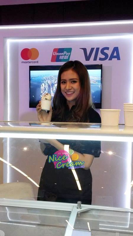 ออกบูธแจกไอศครีม วันที่ 9 พ.ค. 2560 ในงาน STANDARDIZED เปิดตัว QR CODE รอบสื่อมวลชน @ CENTARA GRAND CENTRALWORAD