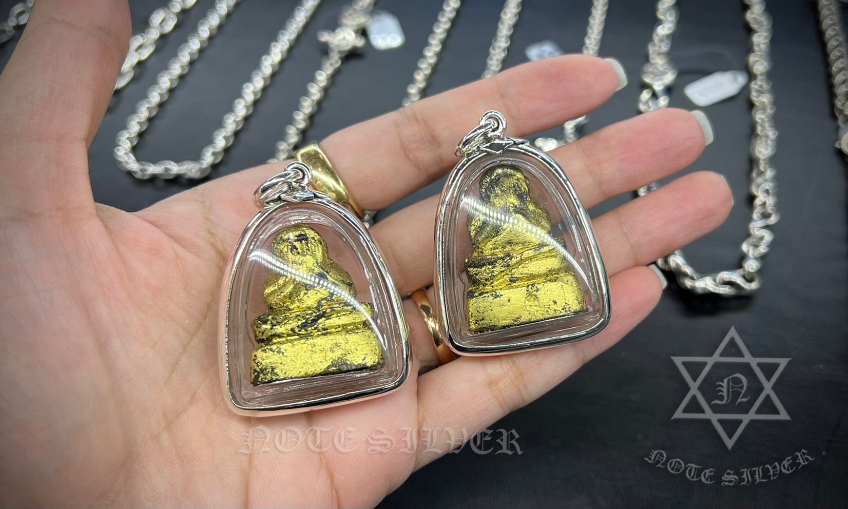 เลี่ยมกรอบพระ ผ่าหวาย ตามทรงพลาสติกแบบกันน้ำ Sterling Silver 925 NSSV2923