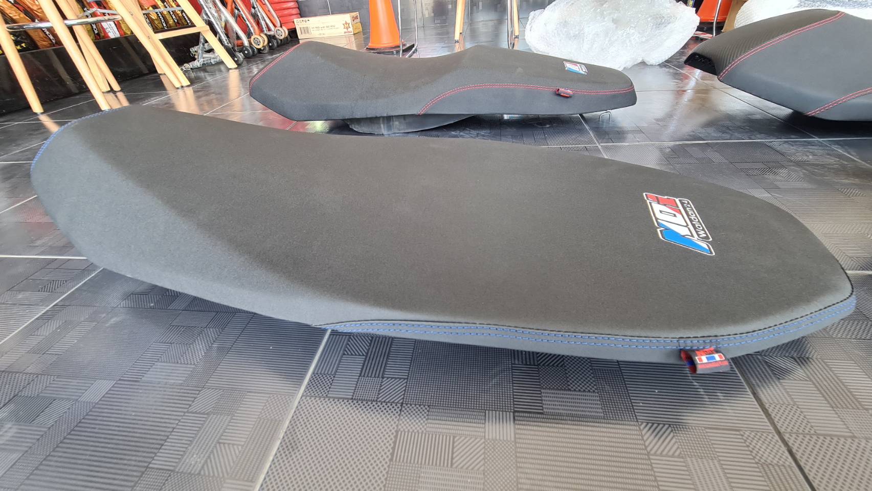 ✅เบาะทรง sport มีหมอนคาร์บอน ราคา 4500 บาท ✅เบาะทรง sport มีหมอนไม่มีคาร์บอน ราคา 4000 บาท ✅เบาะ 2 ตอน ราคา 3500 บาท ✅เบาะทรงกระดาน ราคา 3500 บาท