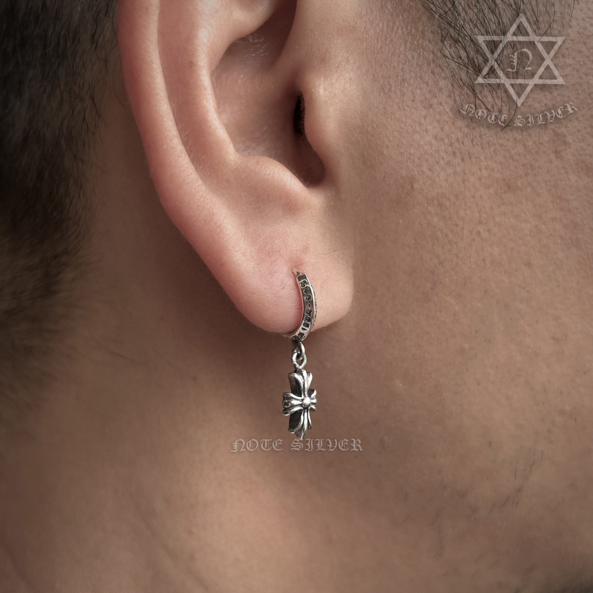 ต่างหูเงินแท้แบบห่วงสลักอักษร ห้อยกางเขน (1 ข้าง) Hoop Earrings Cross Sterling Silver 925 NSSV3278