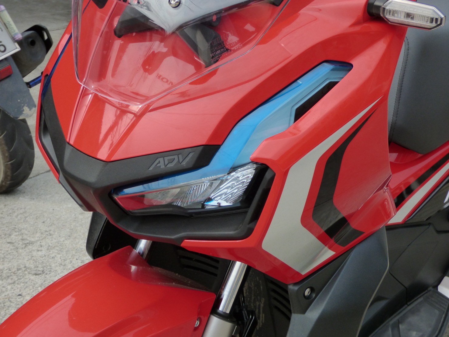 ฟิล์มกันรอยคิ้วไฟหน้า ADV 150