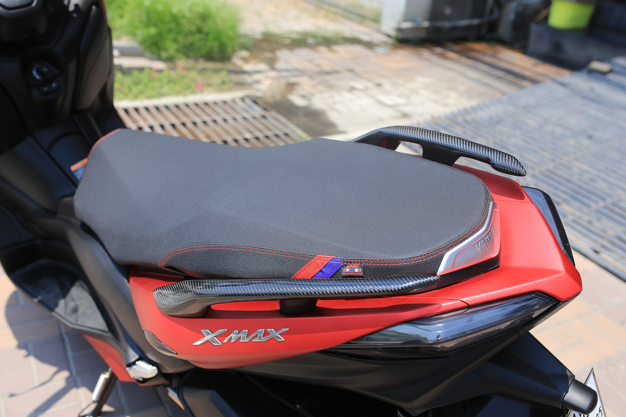 เบาะแต่ง Xmax 300 ทรงปาดบาง (โครงเทียม) by Noi Watdan