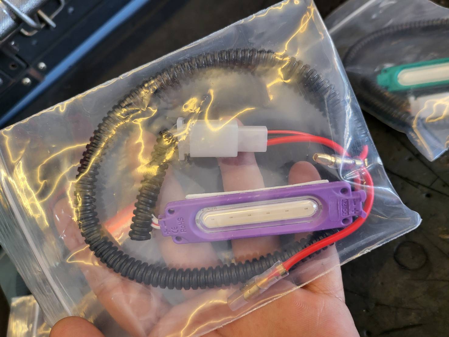 ไฟ LED ใส่ตรงฝาครอบแต่ง GIORNO สี แดง เขียว ขาว ฟ้า ม่วง ราคา250