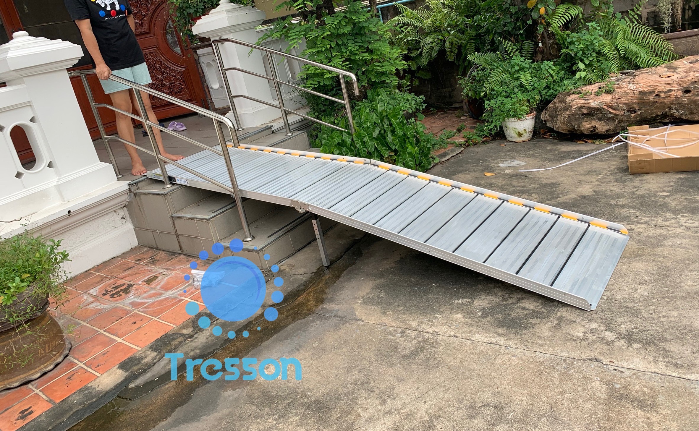 ทางลาดรถเข็นอลูมิเนียมยาวพิเศษ326ซม. (326x75x5.5cm) พับครึ่งด้านยาว หนัก 30kg รับนน.สูงสุด300kg. **มีของพร้อมส่ง- - Aluminium Ramp 326x75x5.5cm 30kg