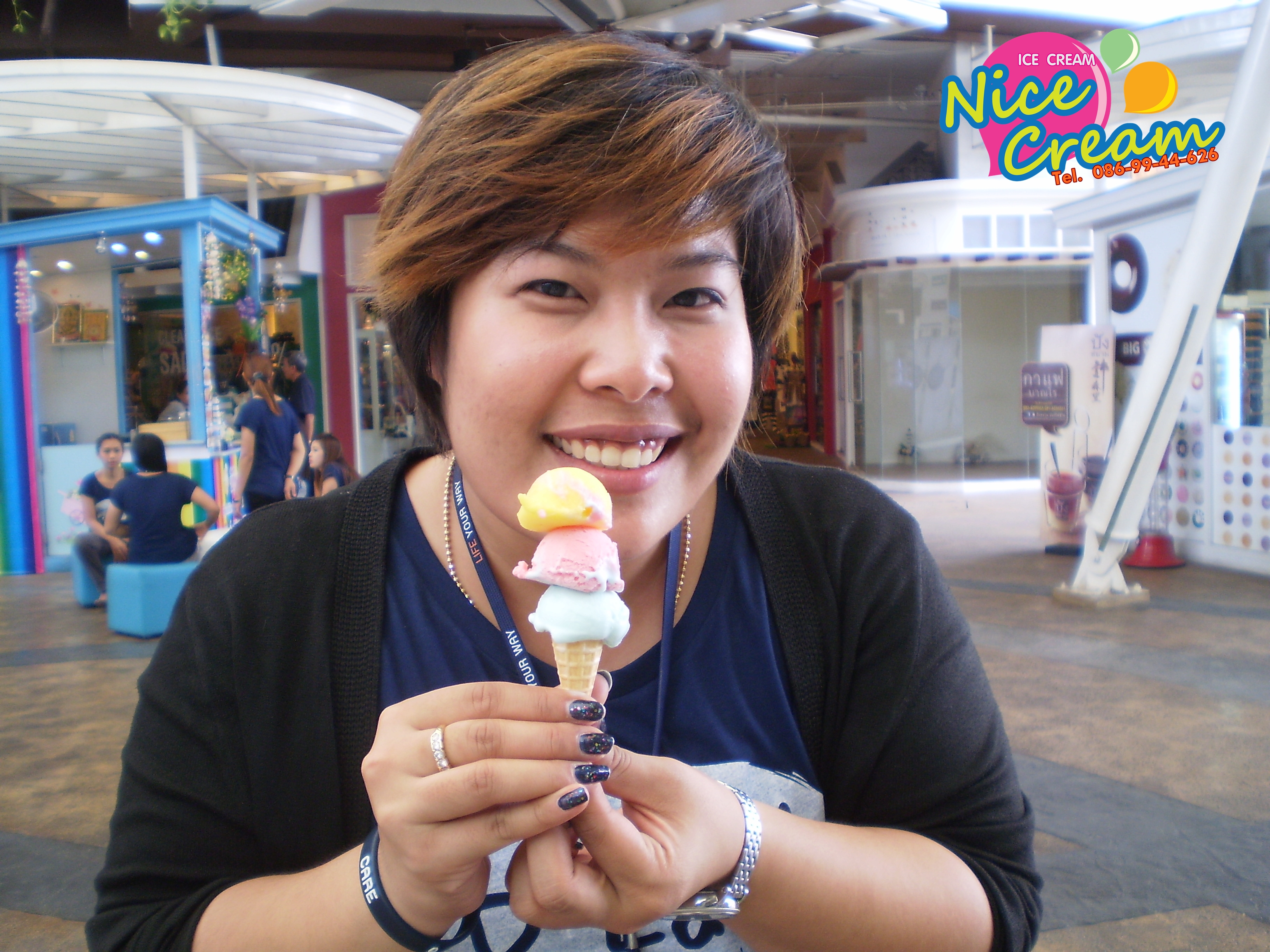 บูธไอศครีมโคนจิ๋ว @ Porto Chino