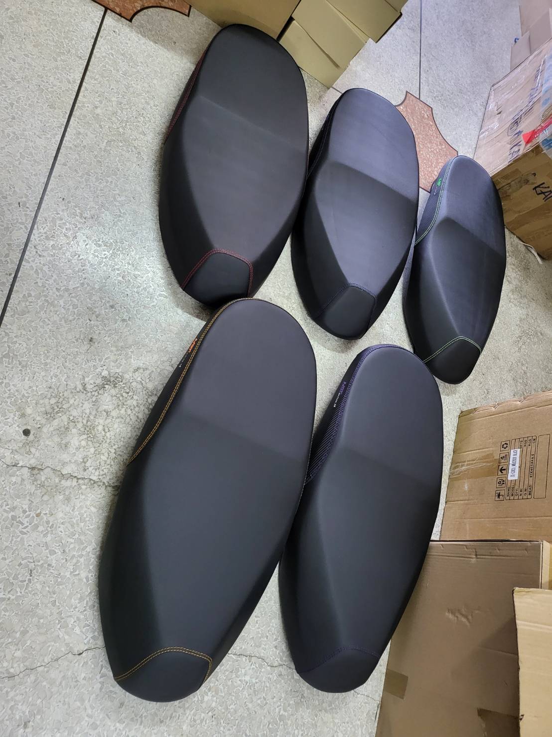 เบาะ Grand filano 2023 โครงเทียมตรงรุ่นเบาะ2ตอน หน่อยวัดด่าน มีหลายสี ราคาขายขาด1200