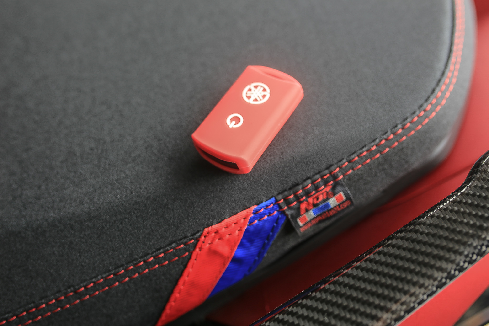 เบาะแต่ง Xmax 300 ทรงปาดบาง (โครงเทียม) by Noi Watdan