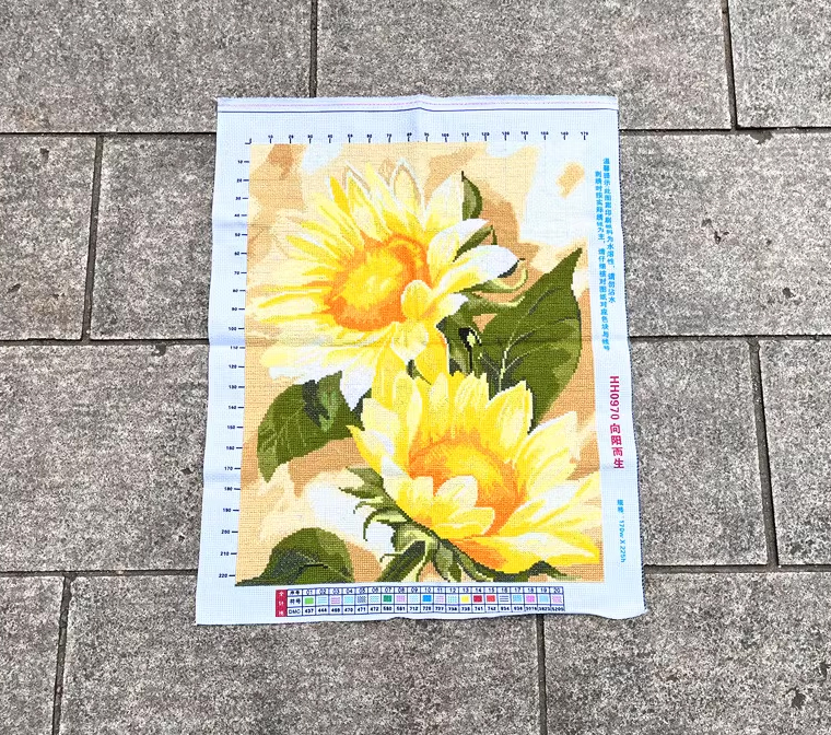 sunflower-1001 *พร้อมส่ง* ชุดปักครอสติช ลายทานตะวัน (ปักเต็มผืนผ้า ไม่มีเดินเส้น ผ้า11CTพิมพ์ลาย ปัก 3 เส้นเล็ก) ขนาด 50*65 ซม.ผ้าครอสติช 11CTพิมพ์ลายปักบนผ้า ไหมคอตตอน 20 สี ผังลาย เข็ม