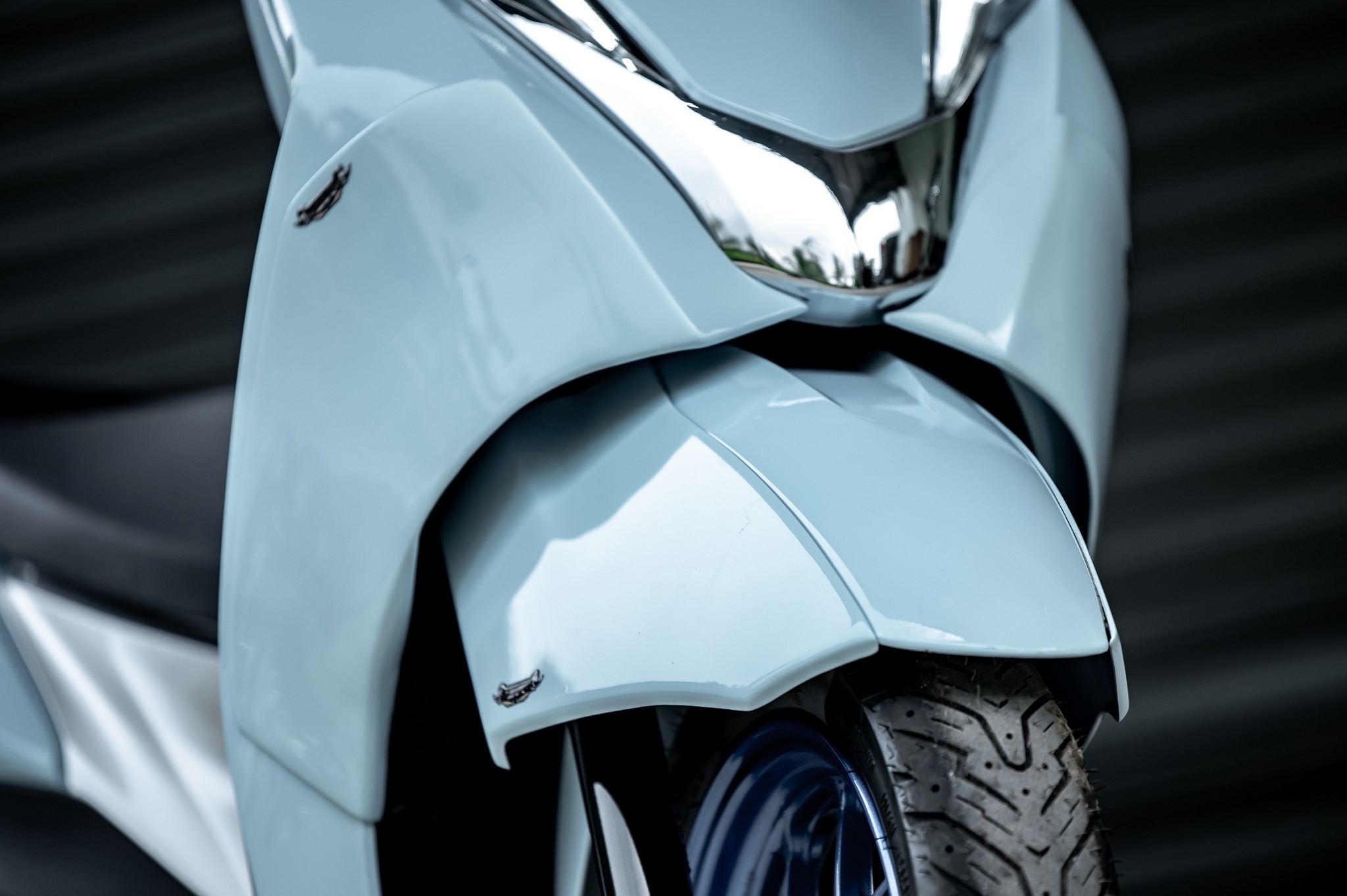 ปิดข้างบังโคลนหน้า Front fender cowl 1550฿( สีพื้นพร้อมพ่น ) 1850฿ ( สีขาว , สีดำ