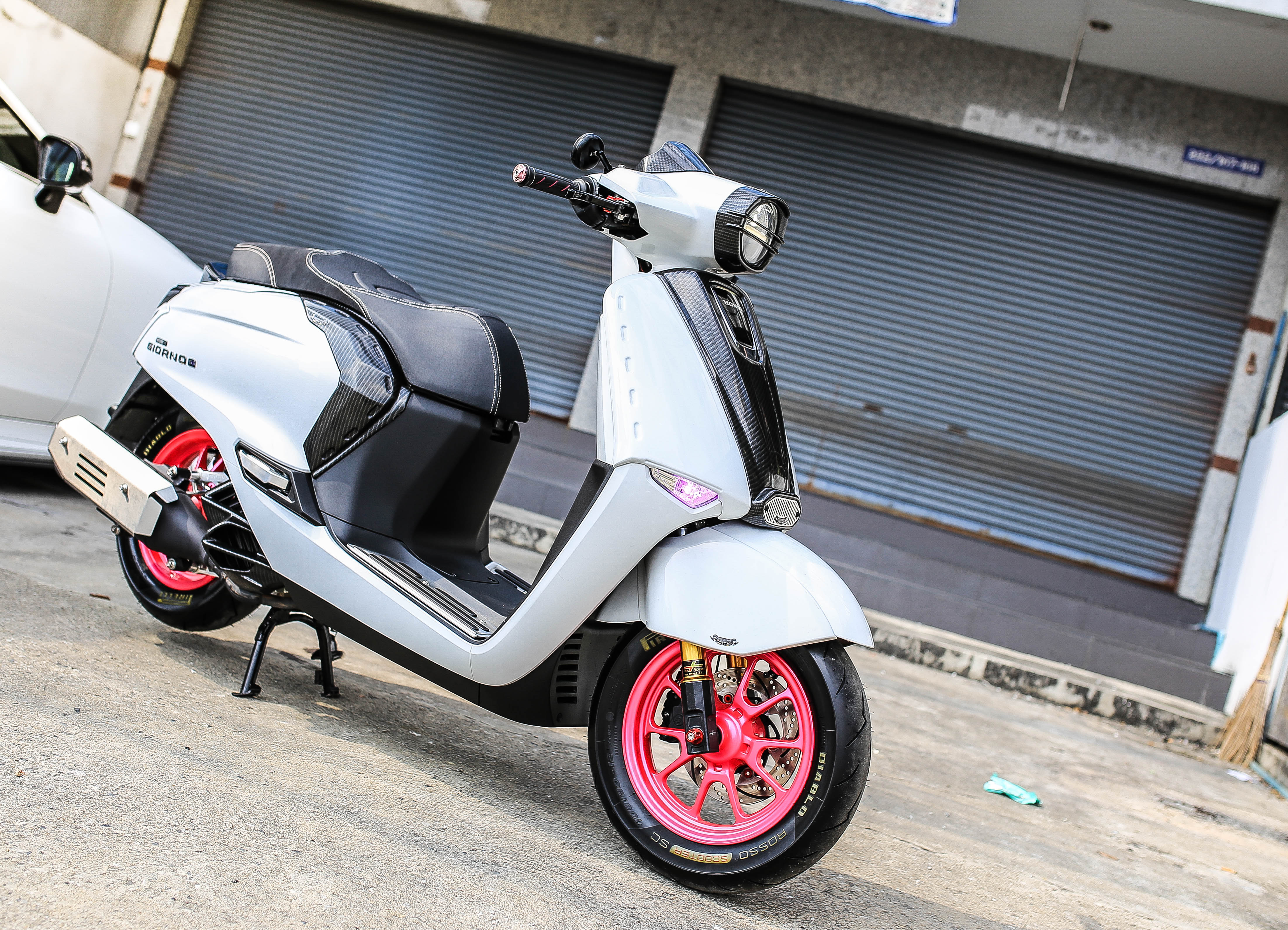 Giorno+ ตัวปิดรูมือจับท้าย (ไม่มีสปอยเลอร์ ) Rear hole cover 1500฿ ชุดตัวปิดรูมือจับท้าย พร้อมสปอยเลอร์ Rear hole cover with spoiler 2100฿