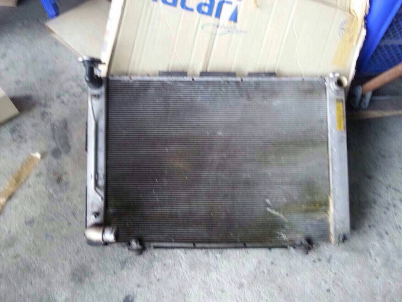 หม้อน้ำรถยนต์ Lexus RX400