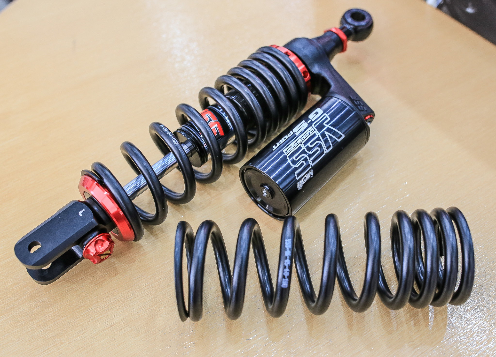 โช็ค YSS HONDA CLICK 125I OG302-330TRL-05-88J BLACK SERIES G-SPORT Smooth ทุกรุ่นแถมสปิงแข็งมาให้ 1ชุด