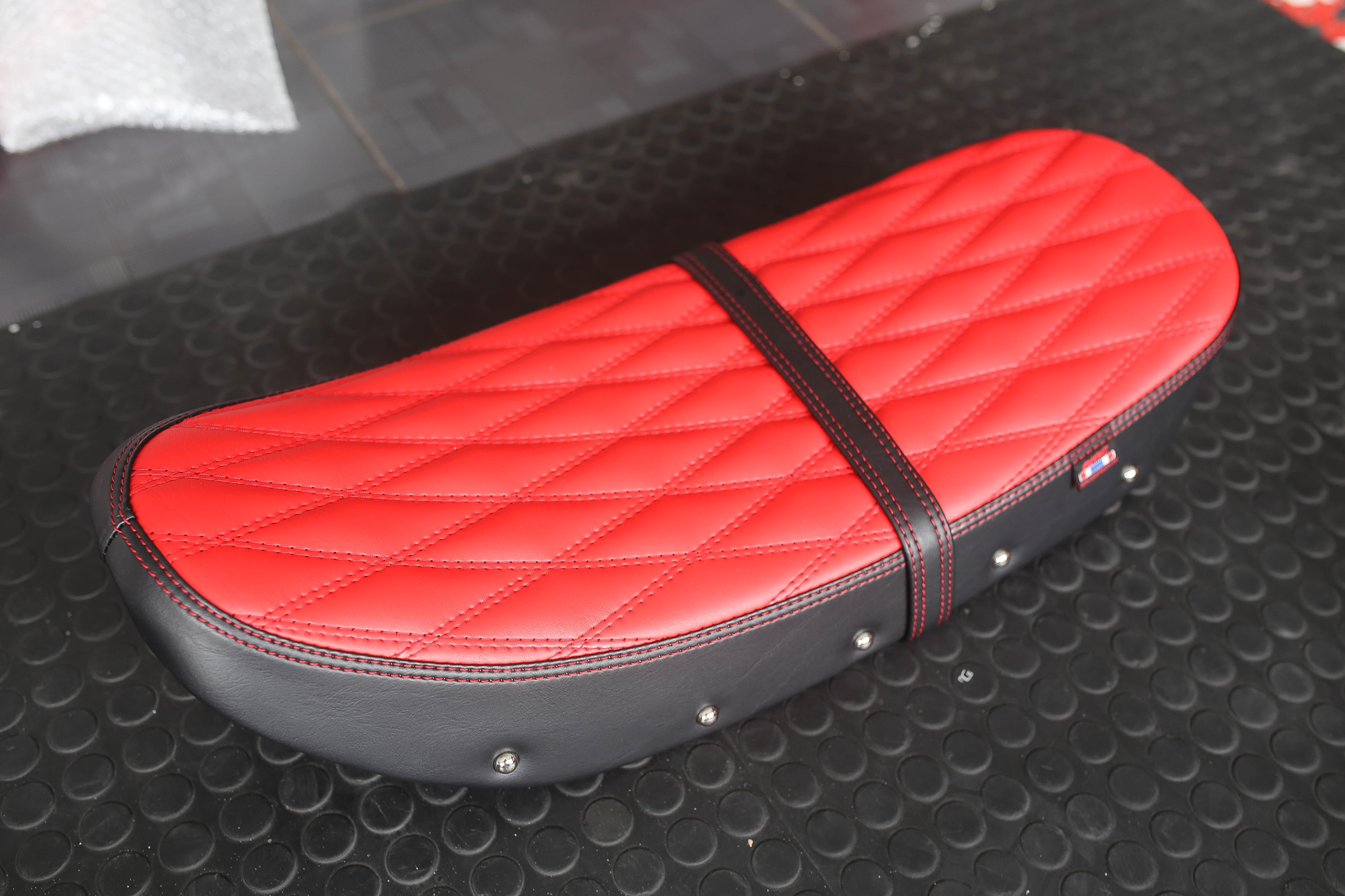 สินค้าใหม่ เบาะ DAX125 หน่อยวัดด่าน มี5สี13ลาย โครงเทียม สวยเข้ารูป