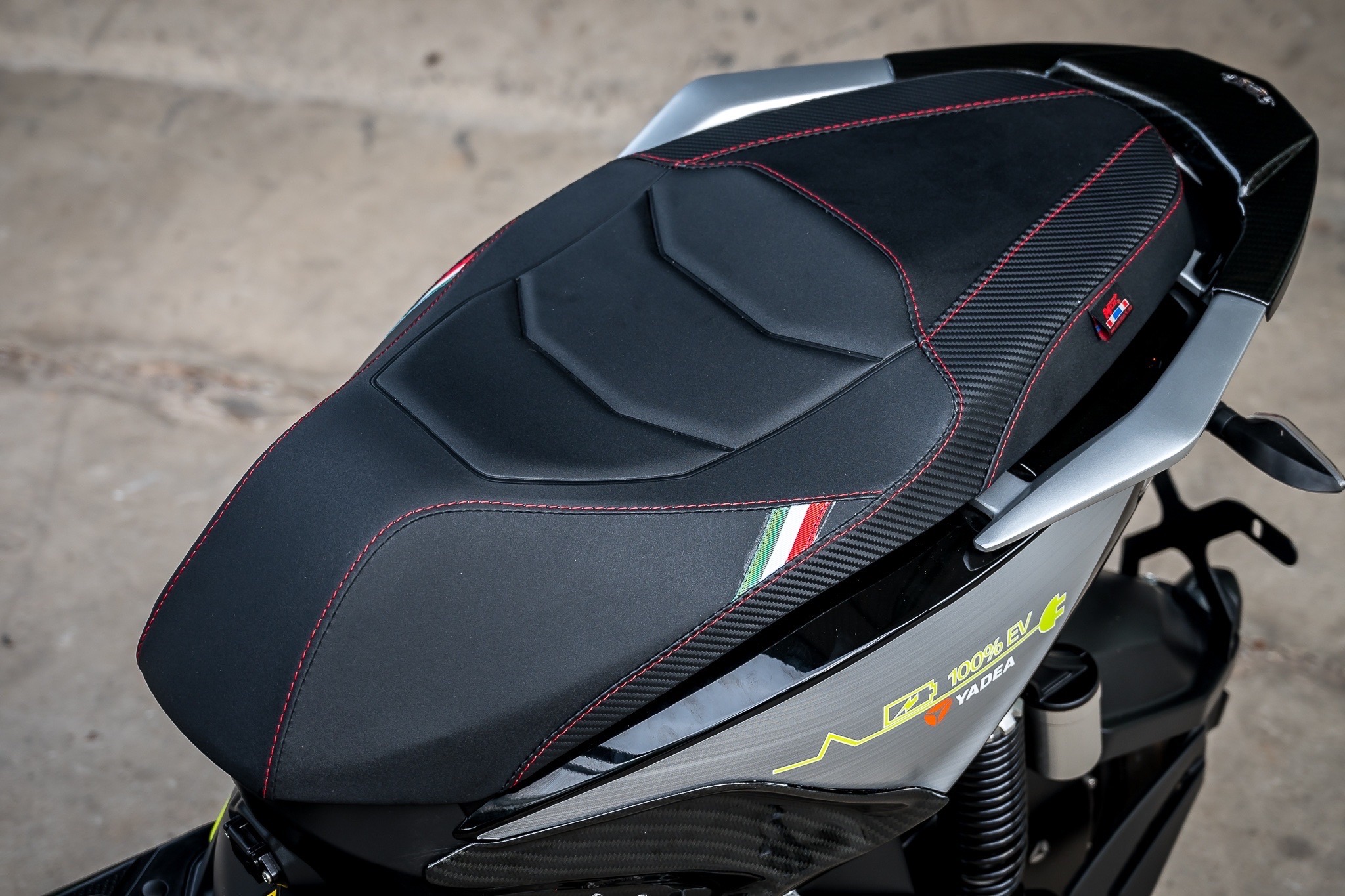 ชุดแต่งมอเตอร์ไซด์ไฟฟ้าAJ Z3 1.ชิวหน้า Windshield Z3 890฿ 2.ครอบ อกซ้าย/ขวา Front cover side fairing Z3 1700฿ 3.ครอบเฟรม Chassis cowl Z3 1350฿ 4.ครอบบังโคลนหน้า Front fender cover Z3 1400 5.ครอบแฟริ่งข้าง Under cover side fairing Z3 1400฿ 6.ครอบมือจับท้าย