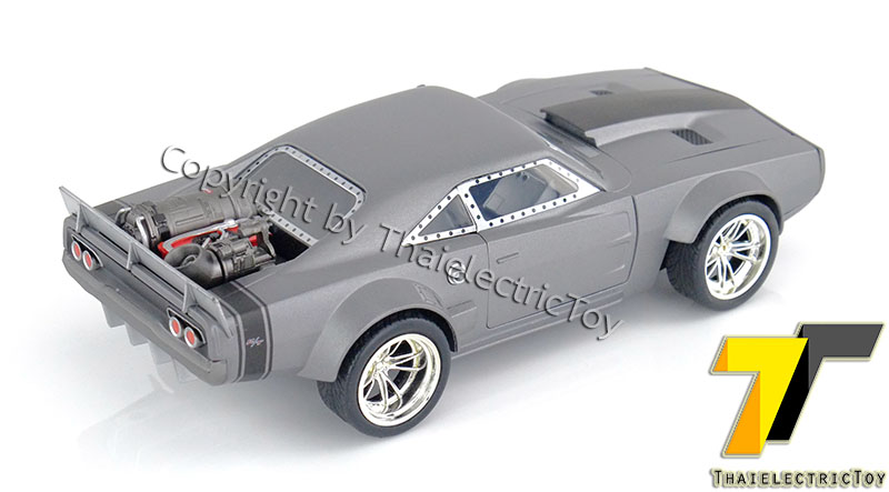 โมเดลจากเรื่อง Fast 8 รถ Ice Charger ของดอม โดมินิค ทอเร็ตโต้ ขนาด 1/24 ของแท้จาก Universal