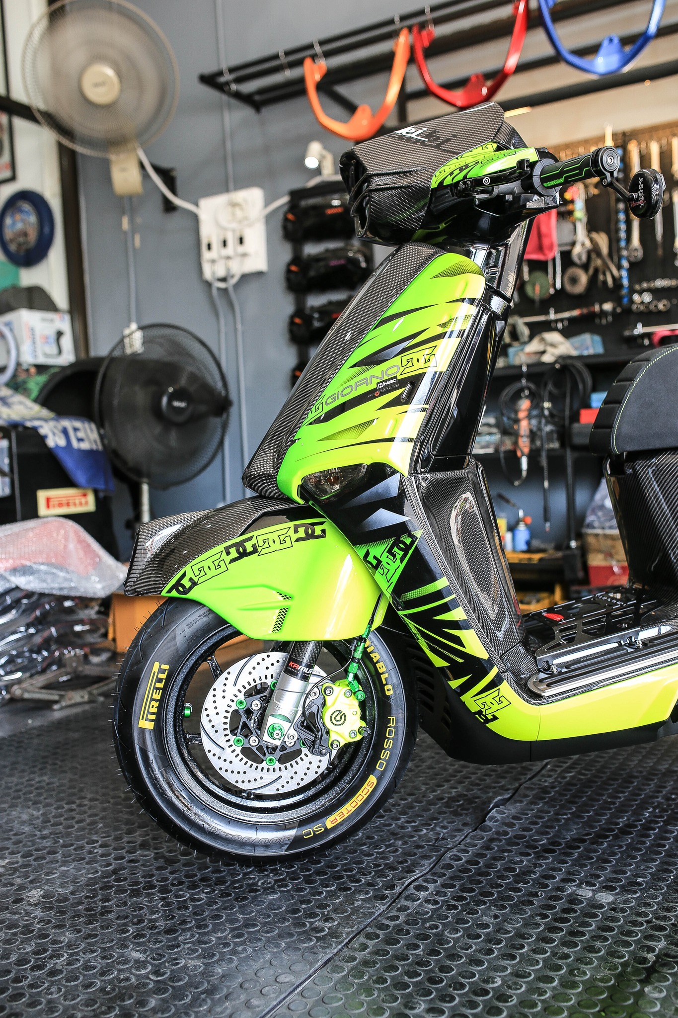 กระบอกโช้คแต่ง LEAD - Giorno รุ่น ZX-3D V.1 เคฟล่า พร้อมซีลแท้ !!!!!