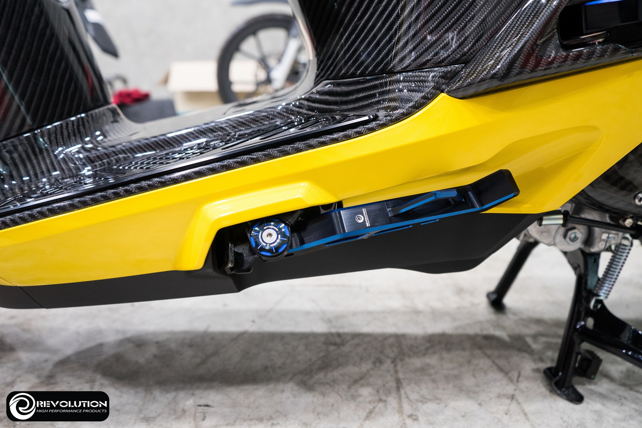 ขาตั้งข้างโหลด CNC ทูโทน REVOLUTION GIORNO+/LEAD-125 (ยาว7นิ้ว) - ดำแดง- ดำทอง - ดำเทา - ดำส้ม - ดำน้ำเงิน- ดำเขียว - ดำม่วง - ดำชมพู ราคา 1,690 บาท/อัน