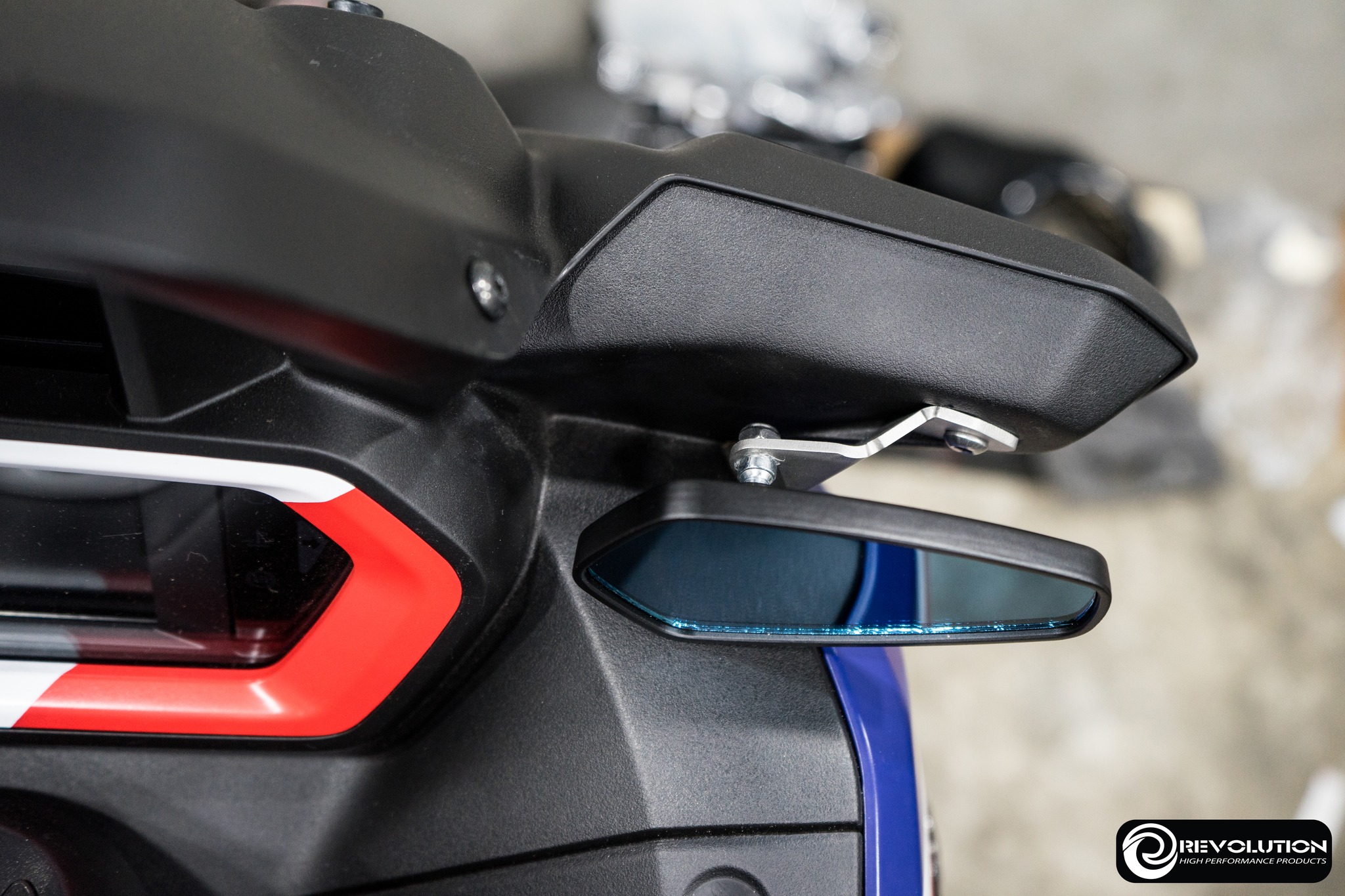 กระจก CRG พร้อมขายึดหน้ากาก REVOLUTION X MAX300 NEW2023