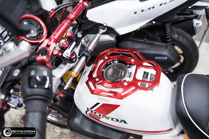 การ์ดกันรอยถังน้ำมัน REVOLUTION MONKEY 125 มี3สี แดง เงิน ดำ ราคา1980