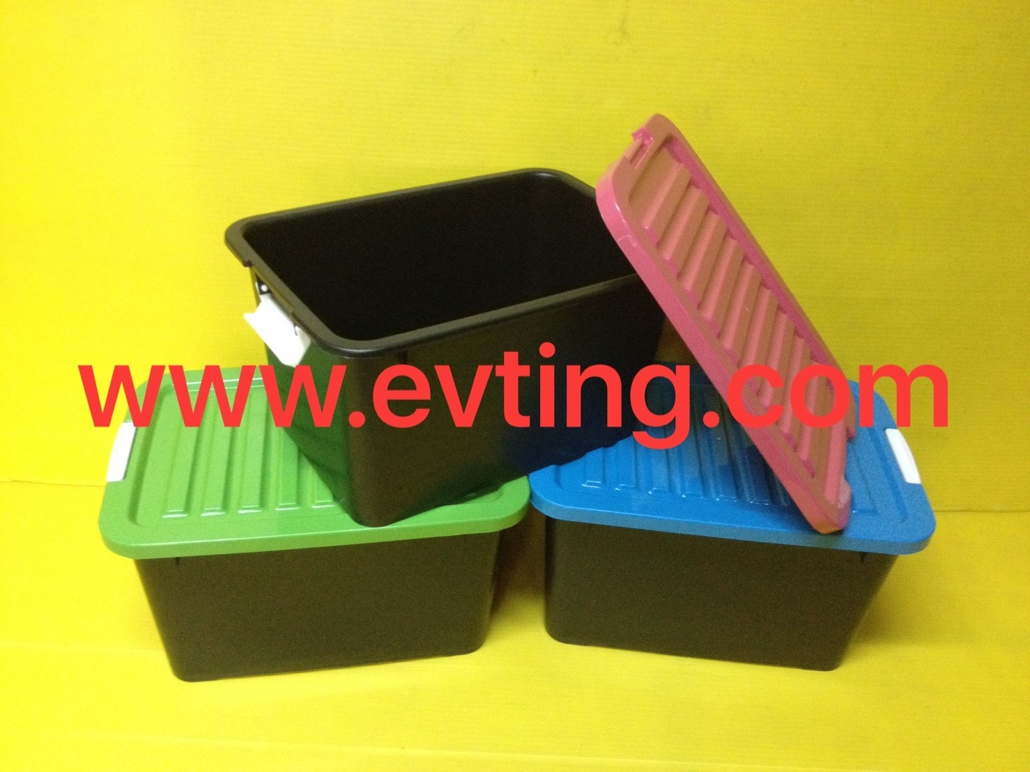 กล่องล็อค 5 L No. 421 ดำ 20.5*18.5*16 cm