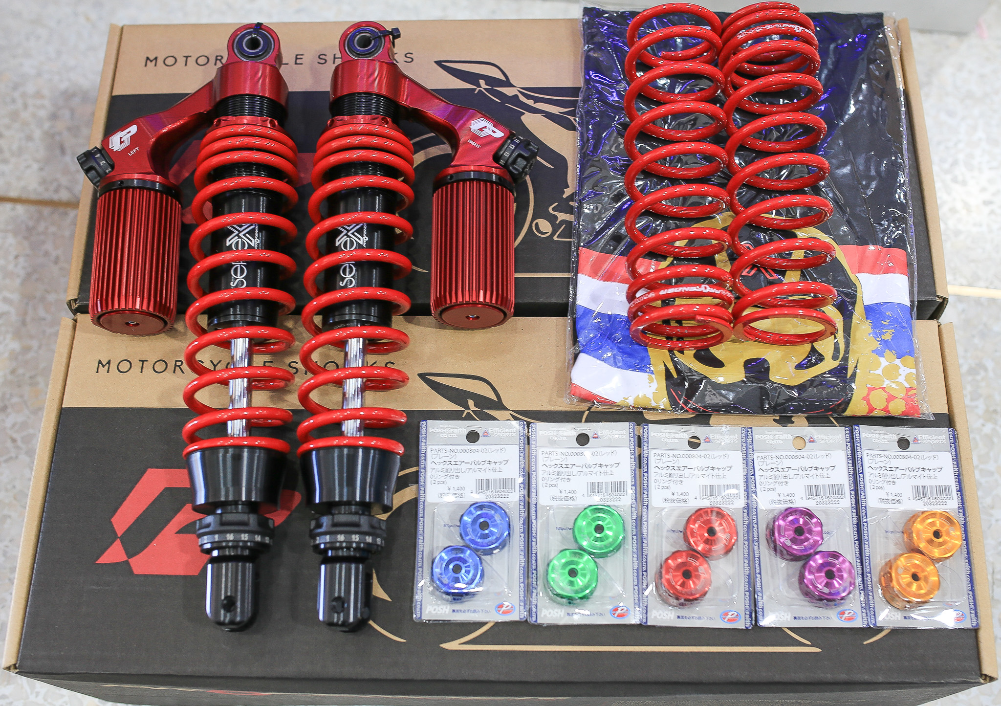 โช๊ค Profender Honda PCX160 STD ความสูง365 MM ราคา11900 สีแดง ⚠⚠ โปรโมชั่น ⚠⚠ 🔥🔥 ราคา 11900 ฿ พร้อมของแถม เม็ดปรับคอมเพสชั่นแต่งราคา650 พร้อมเสื้อ Profender ลายใหม่ ฟรี!!! มีระบบผ่อน 0% 10 เดือน อีกด้วย!!!! 