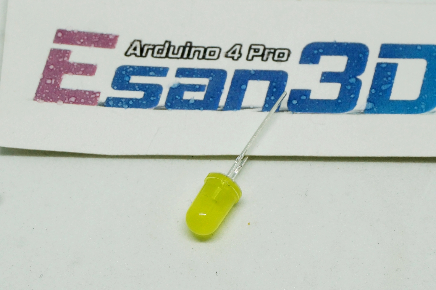 LED 5mm สีเหลือง (ถุง 10 ตัว)