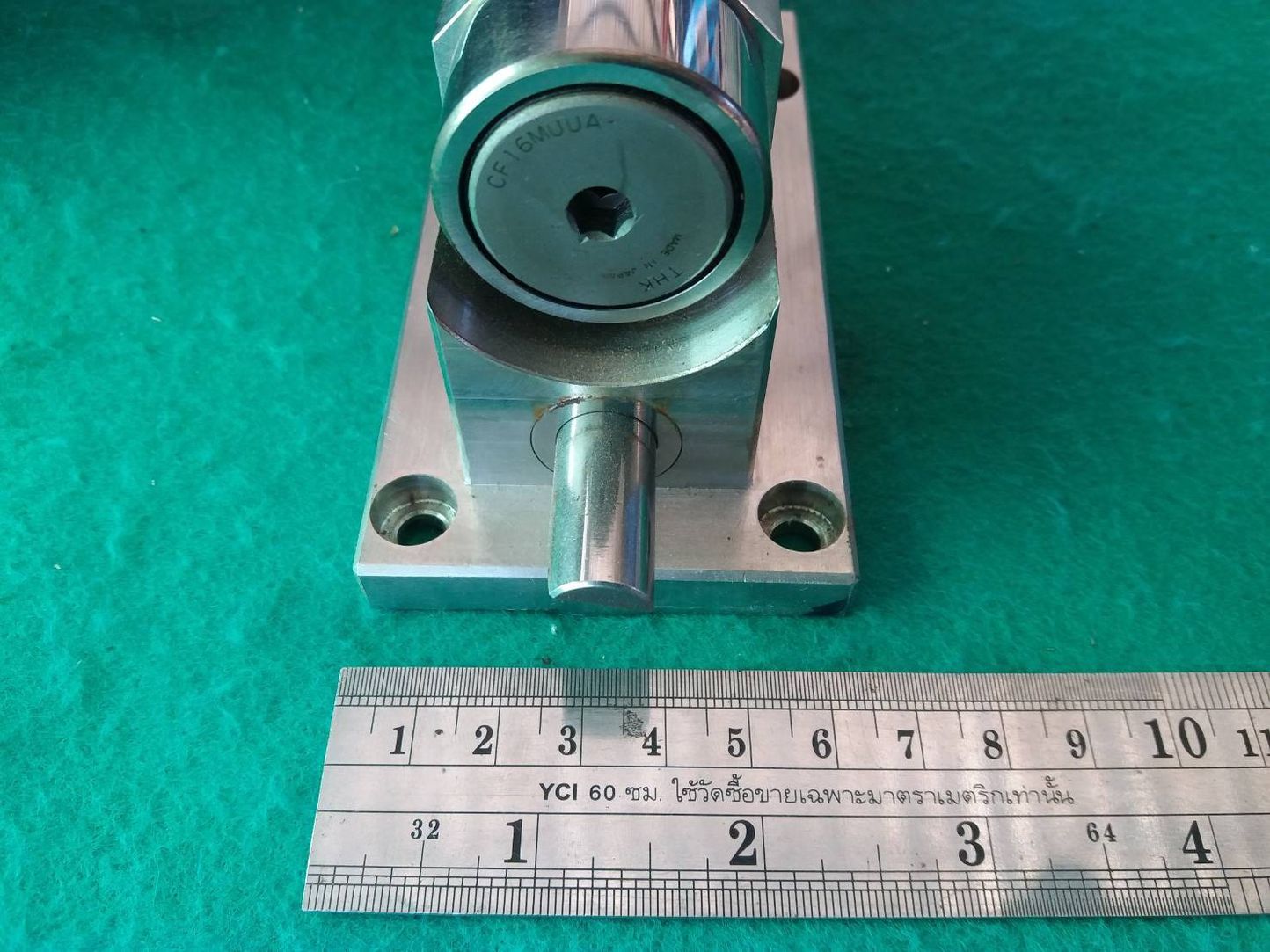 ลูกปืนลูกกลิ้ง ติดแท่นสแตนเลสตามภาพ ยี่ห้อ THK made in Japan